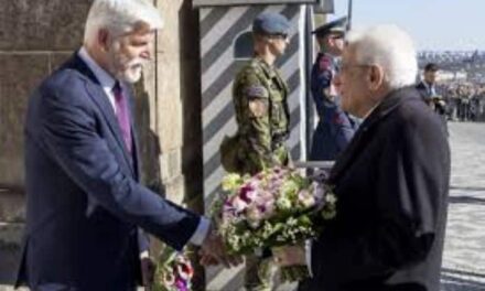 Mattarella, “Nato essenziale per garantire l’equilibrio del sistema mondiale